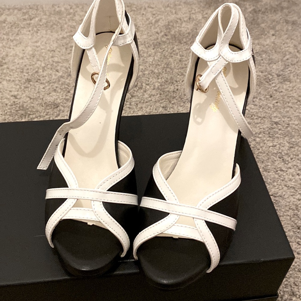 Never worn don’t have box or tag excellent condition